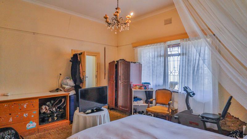 4 Bedroom Property for Sale in Sea Point Western Cape